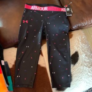 YOUTH XL UNDER ARMOUR CAPRI